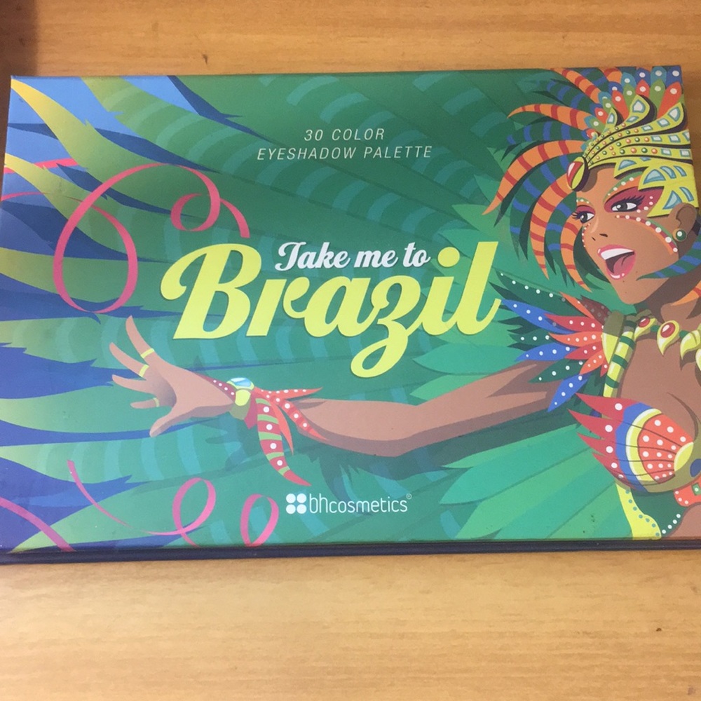 Take me to Brazil eyeshadow palette